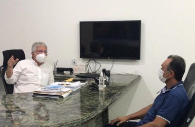 Prefeito Celino Rocha solicita do DER melhorias nas estradas de acesso à Anadia 
