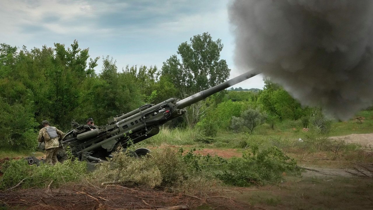 Militares ucranianos sofrem sérias dificuldades com obuseiros M777 por causa do desgaste, diz mídia