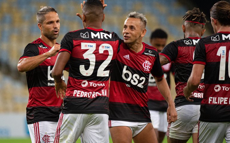 Flamengo vence Fluminense e abre vantagem na final do Carioca