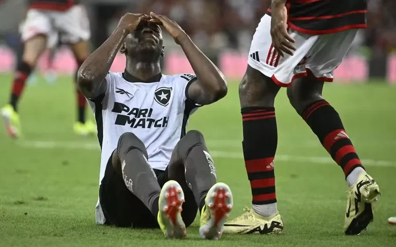 Luiz Henrique tem lesão na panturrilha confirmada e desfalca o Botafogo diante do Vasco