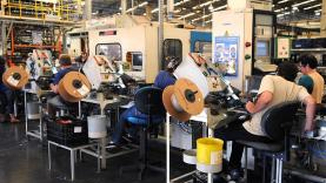 Empresários deixam pessimismo e elevam confiança na economia