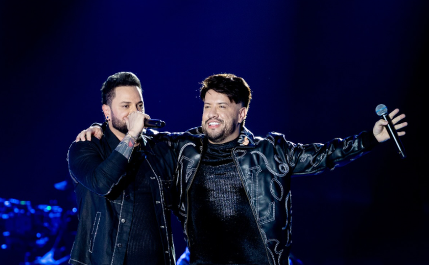 Carreta de dupla sertaneja atinge público durante evento em Goiás