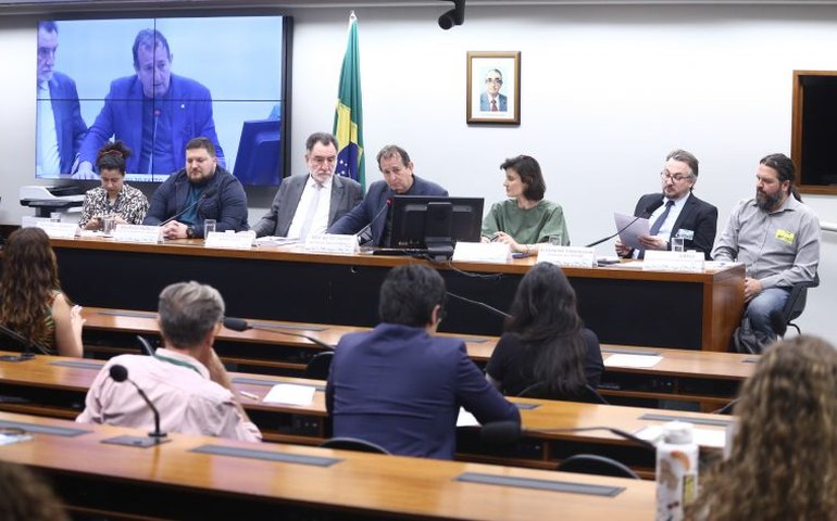Seminário aponta desafios da exploração de minerais críticos e estratégicos no Brasil