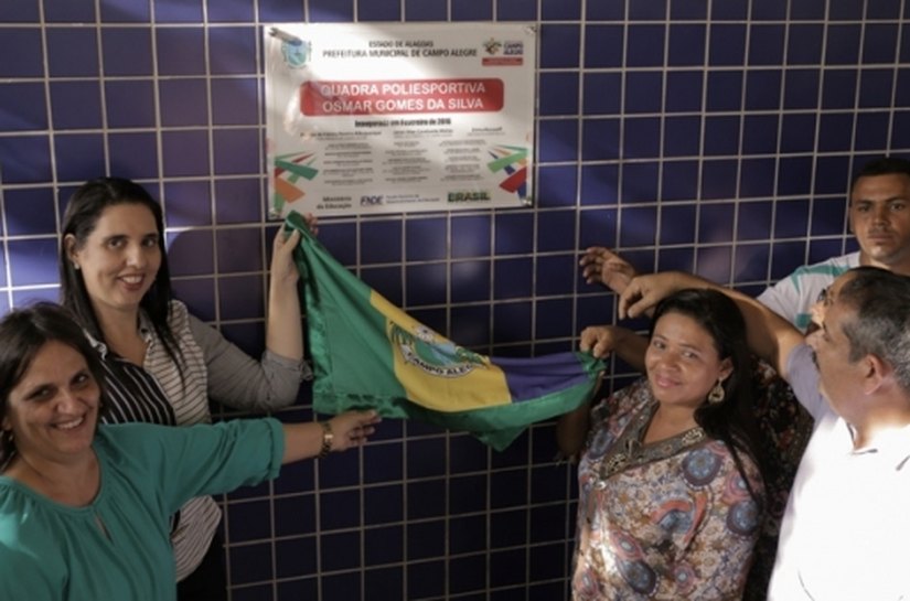 Inauguração de duas quadras poliesportivas marca início do ano letivo 2016 em Campo Alegre