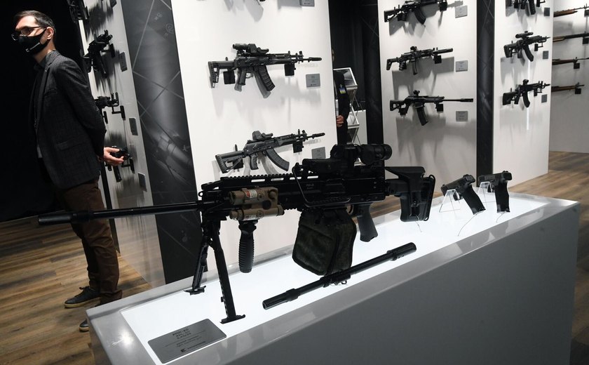 Kalashnikov mostra pela 1ª vez nova metralhadora russa RPL-7 (FOTOS)