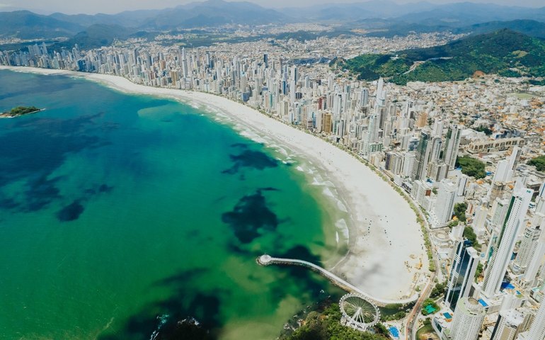 Quer se hospedar em Balneário Camboriú? Saiba quanto custa aluguel da quitinete mais cara do Brasil