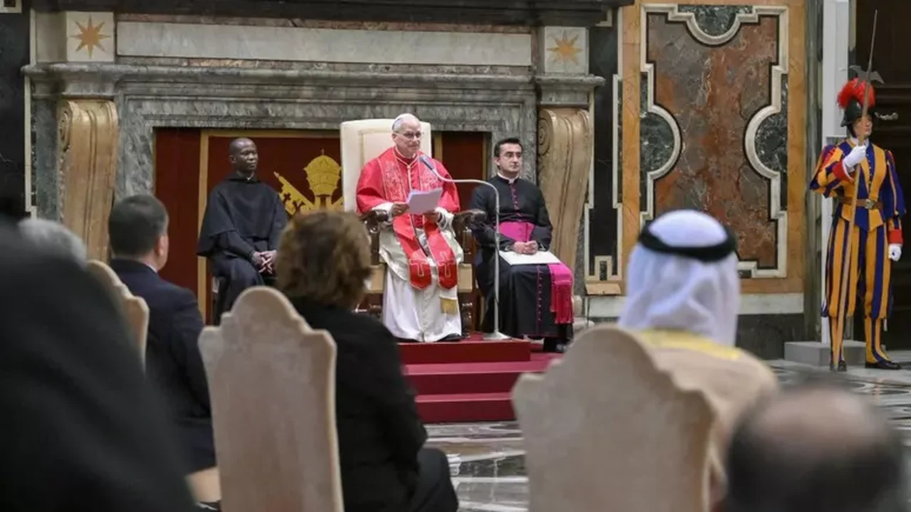 Santa Sé não cruzará braços para violações de direitos humanos, diz Papa