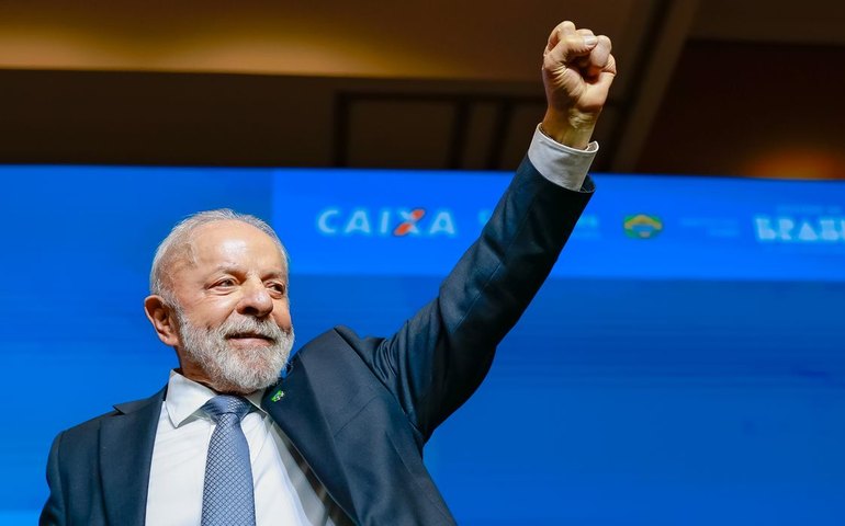 Lula critica Zema por não usar R$ 3,5 bi em obras de prevenção à chuva