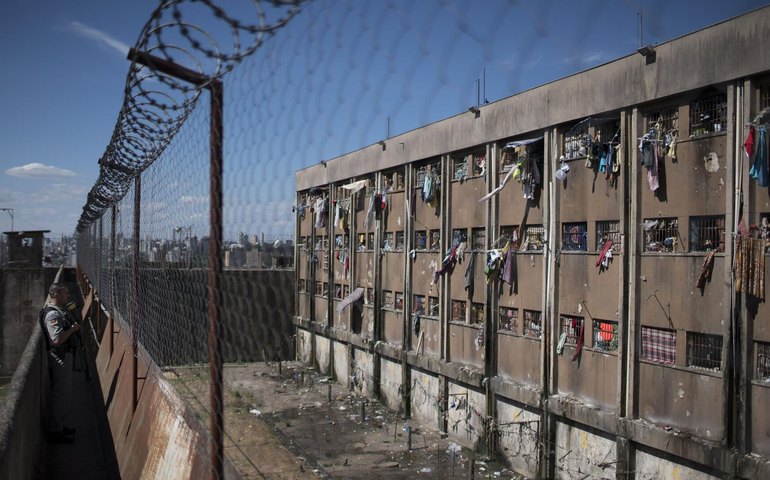 Saidinha de Natal libera 46 mil presos em 2025, apesar de nova lei mais restritiva
