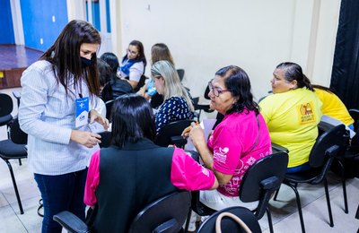 Arapiraca e Sebrae promovem oficina de associativismo para os permissionários do Mercado do Artesanato