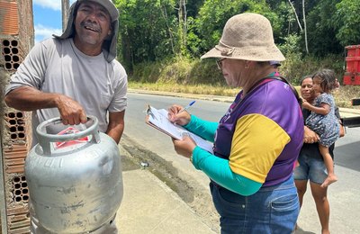 “Pilar Chega Junto”: Prefeitura entrega mais 800 botijões de gás na 2ª edição do programa