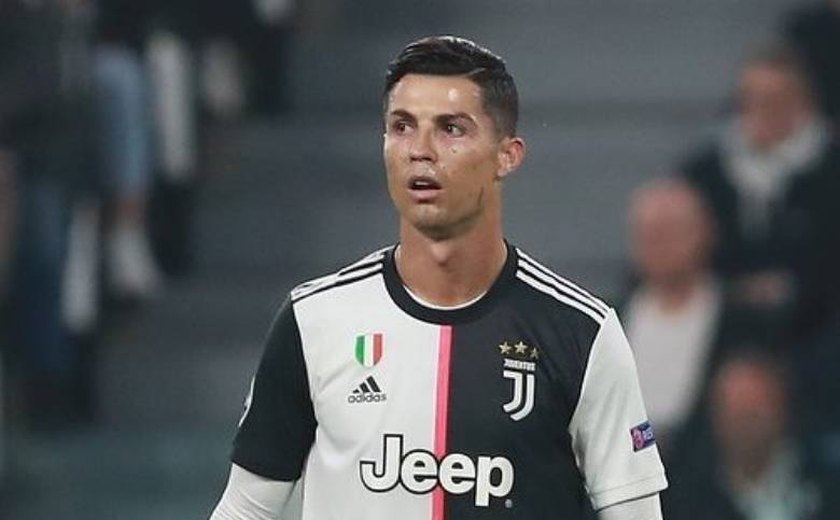 Mãe de Cristiano Ronaldo revela sonho: &#8216;Quero te ver no Sporting antes de morrer&#8217;