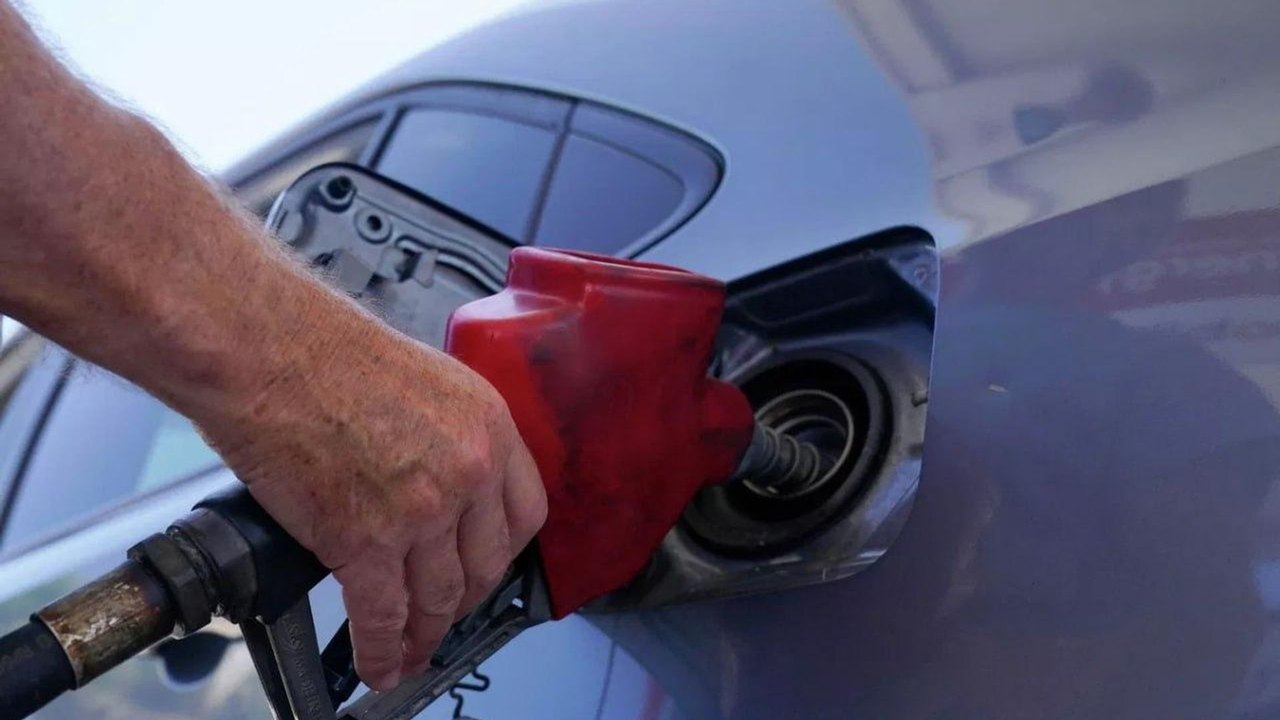 Lula sanciona lei que reduz impostos sobre combustíveis em meio à crise de energia global