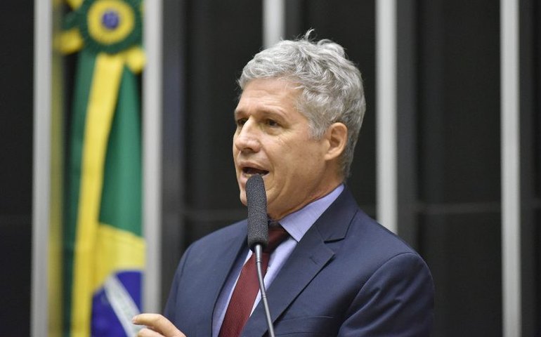 Ministro pede ao governo de SP proteção a sem-terra de assentamento atacado em Tremembé
