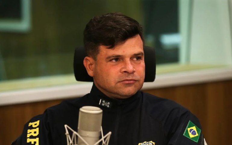 Aos 47 anos de idade e alvo de investigação, Silvinei Vasques se aposenta da PRF