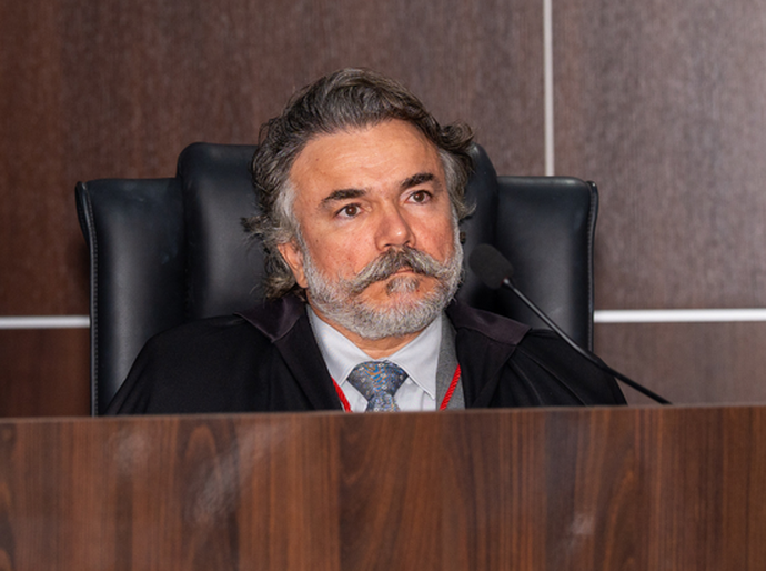 TRE determina retirada de publicação e descaracterização de ônibus utilizado em suposta propaganda eleitoral antecipada