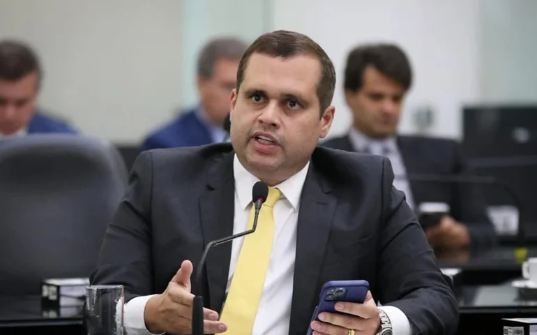 Deputado Fernando Pereira lidera convocação de audiência pública na ALE para avaliar atuação da Águas do Sertão