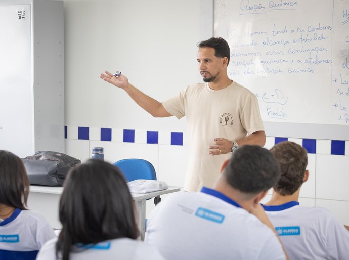 Governo de Alagoas abre inscrições para concurso da Educação com 521 vagas para professores da rede estadual
