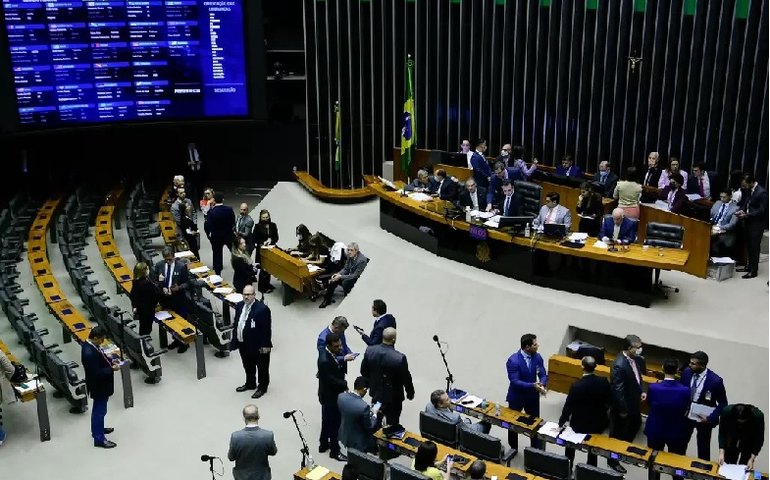 PEC: Câmara rejeita destaque que queria âncora fiscal na Constituição