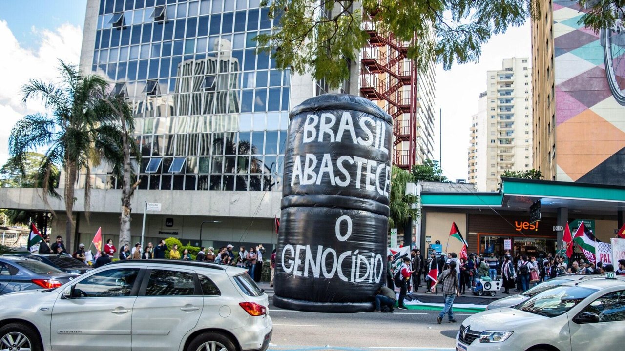 Manifestantes em SP exigem embargo de petróleo do Brasil a Israel (VÍDEOS)