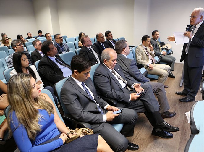 Presidente do TJ discute com gestores andamento dos macrodesafios