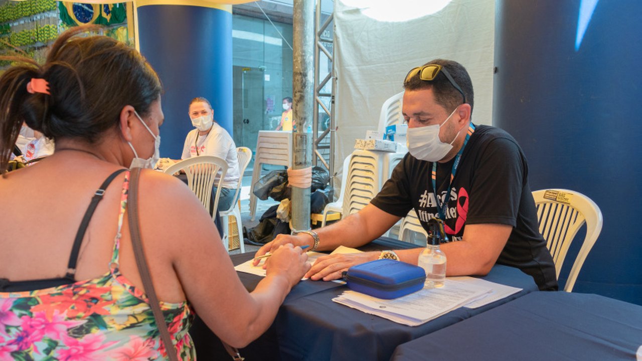 Dezembro Vermelho: Saúde inicia campanha com testes rápidos e orientações ao público no Centro de Maceió