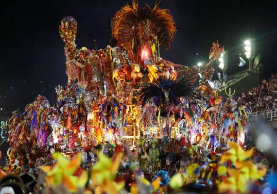 Na volta do carnaval, Grande Rio leva Estandarte de Ouro de melhor escola do Grupo Especial