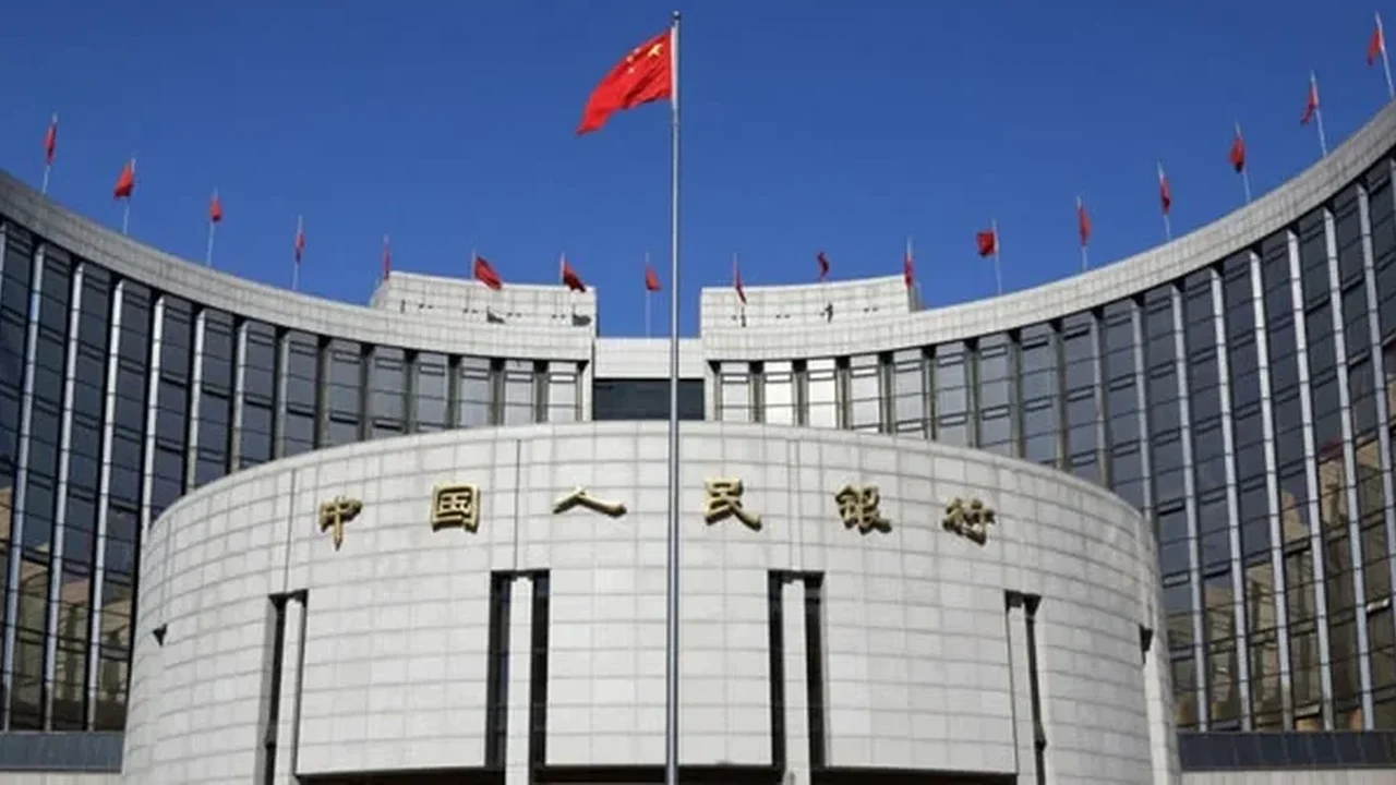 Na China, PBoC promete aprimorar política monetária 'moderadamente relaxada'