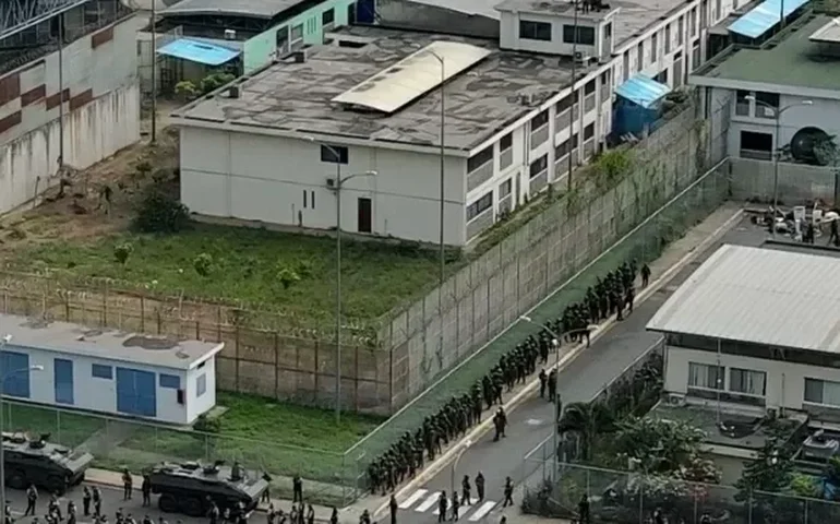 Diretora da maior prisão do Equador é morta a tiros em Guayaquil