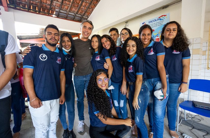 Rafael Brito propõe Pé-de-Meia para todos os alunos do ensino médio público