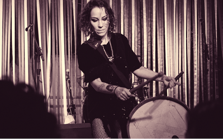 Karina Buhr leva seu som único ao Blue Note SP