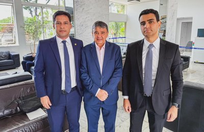 Em Brasilia, prefeito JHC busca apoio e união de órgãos federativos