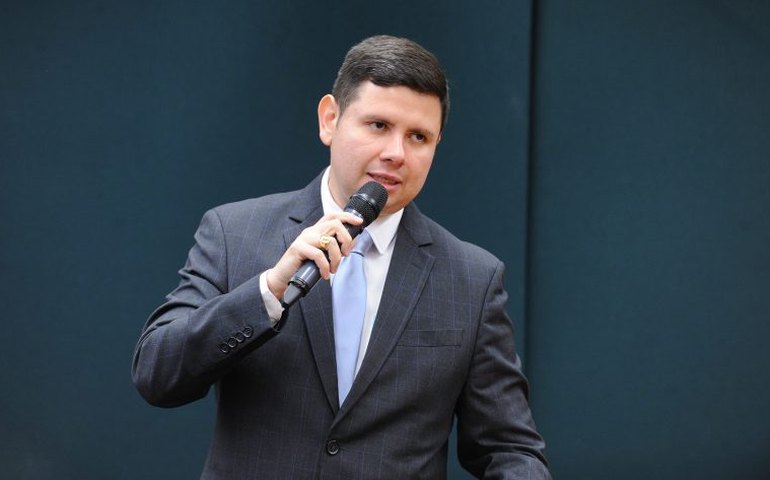 CBF estuda regras para profissionalizar árbitros de futebol, afirma dirigente