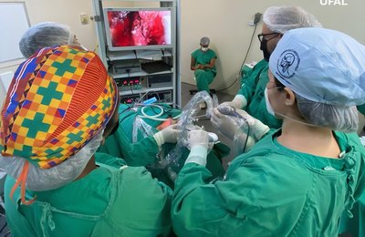 HU realiza cirurgia de tireoide pioneira em Alagoas