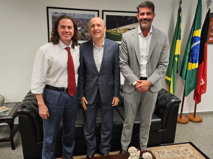 Imposto de Renda: CNM se reúne com senador para tratar de compensação aos Municípios