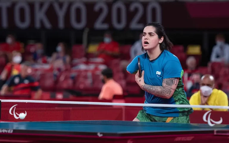 Mesa-tenista Bruna Alexandre faz história nos Jogos de Paris