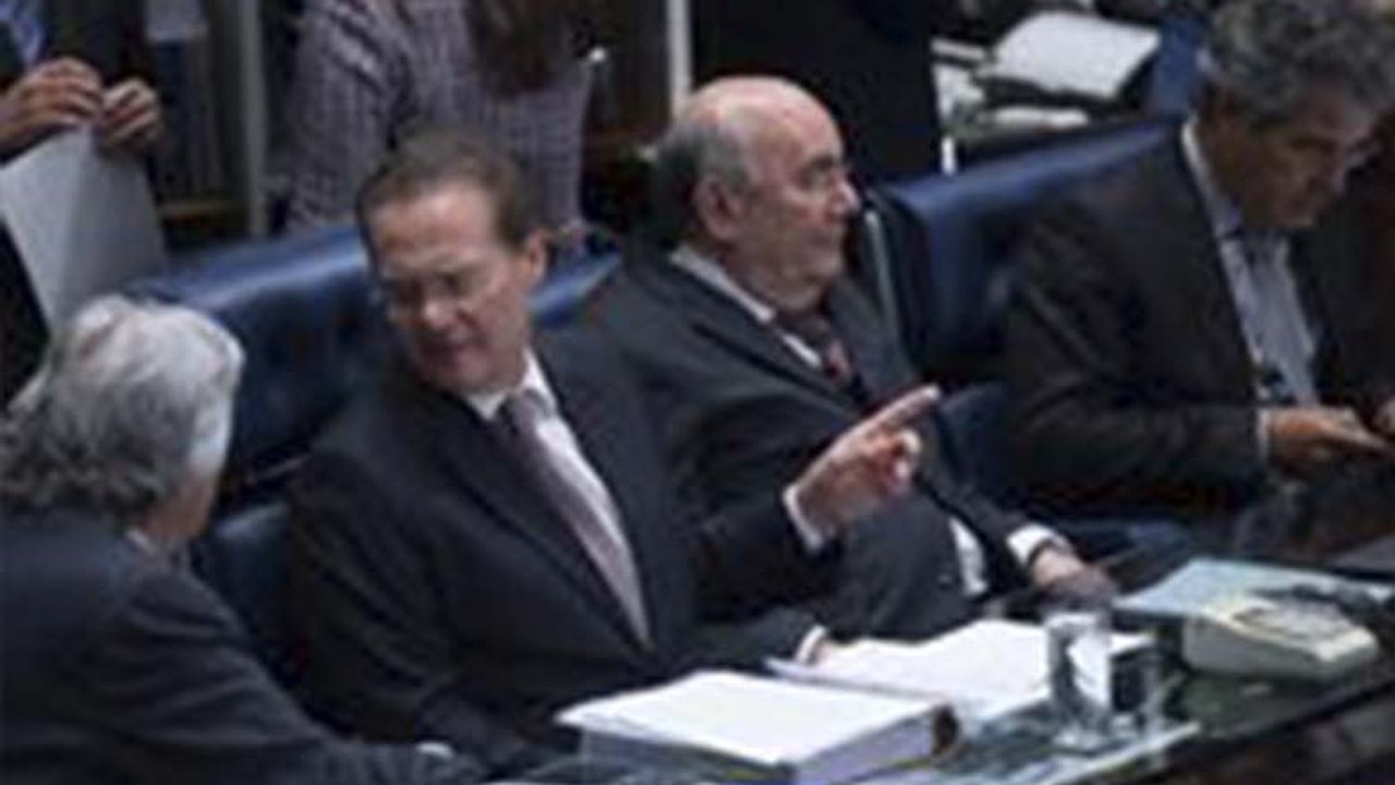 Senado adia votação da desoneração de empresas com benefícios fiscais
