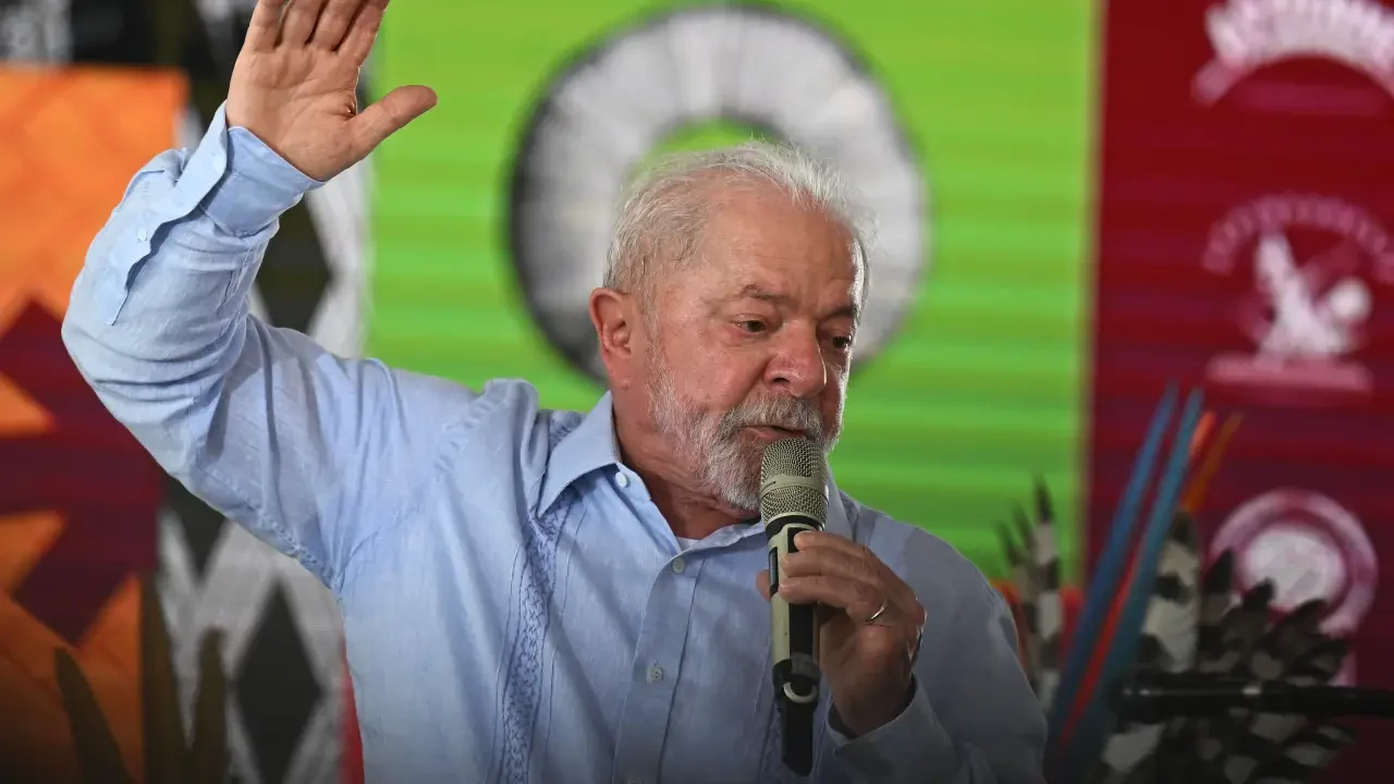 'Precisamos ser cada vez mais duros contra assédio com as mulheres', diz Lula no 1º de maio