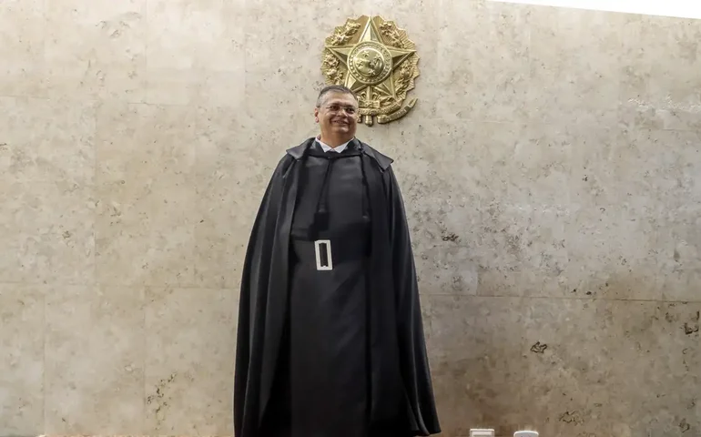 Dino cobra Executivo e Congresso sobre uso indevido do Dnocs após operação da PF