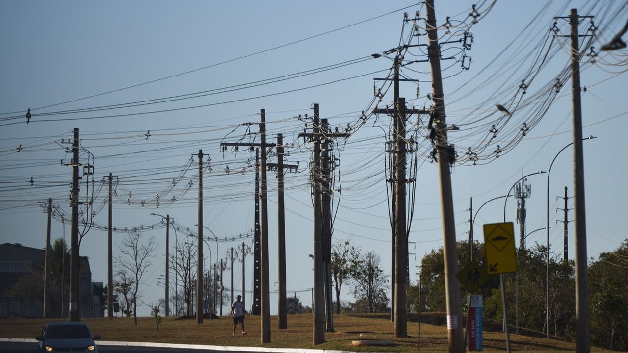 Número de acidentes com a rede elétrica cresceu no Brasil em 2025