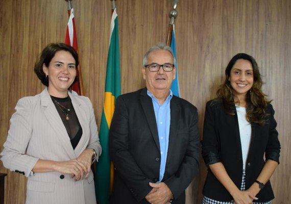 Ouvidoria do TCE/AL recebe treinamento sobre desafios e adequações da nova lei LGPD