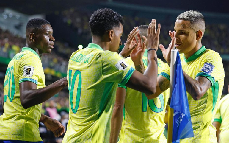 Seleção forjada na base da tentativa e erro segue focada em resultados enquanto não consegue ter uma cara 