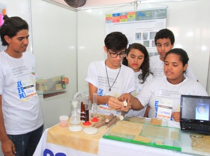 Escolas estaduaIs têm projetos selecionados para maior feira científica do país