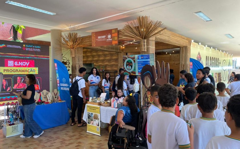 Famílias atípicas alagoanas geram renda e conquistam visibilidade na Bienal Internacional do Livro
