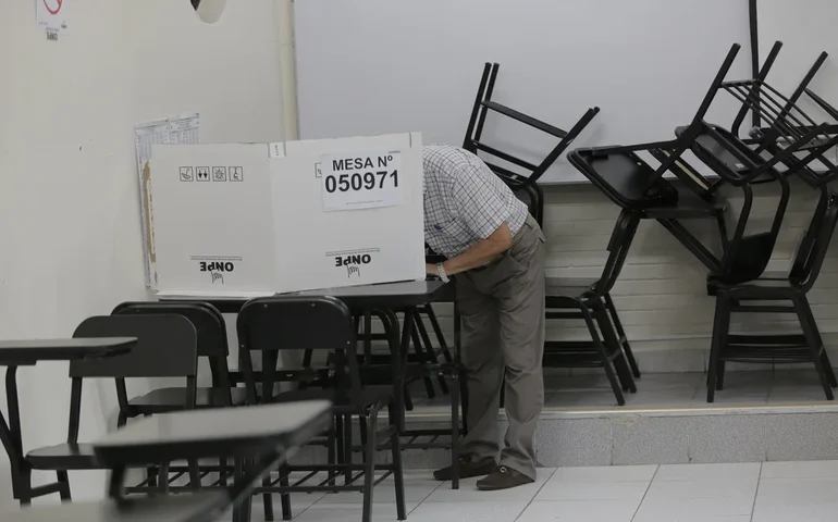 Mais de 99% das mesas de votação são instaladas no Peru, afirma órgão eleitoral