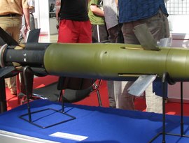 Drone Orlan-30 russo orienta míssil Krasnopol guiado por laser contra posição ucraniana