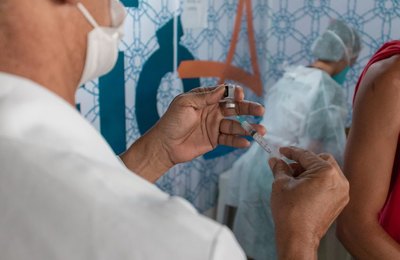 Confira horários e locais para se vacinar contra a Covid-19 em Maceió