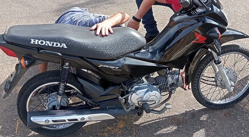 Dupla suspeita de roubar motocicletas é presa em Campo do Brito / Foto: Foto: Polícia Militar/SE