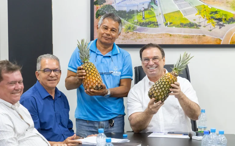 Prefeito Luciano Barbosa assina convênios com Unamaa e anuncia R$ 1,5 milhão para aquisição de alimentos a famílias de baixa renda