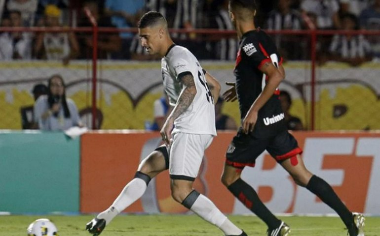 Atlético-GO e Botafogo empatam em jogo ruim e repleto de erros individuais